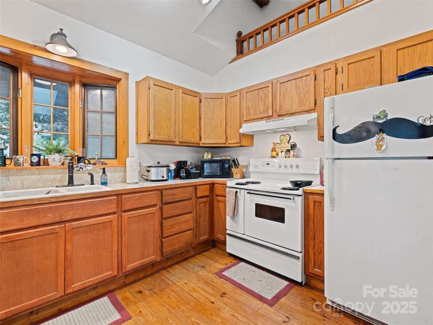 41 Cottontail Lane, Canton, NC 28716.  MLS# CAR4210701, YatesRealty ID 18498. 