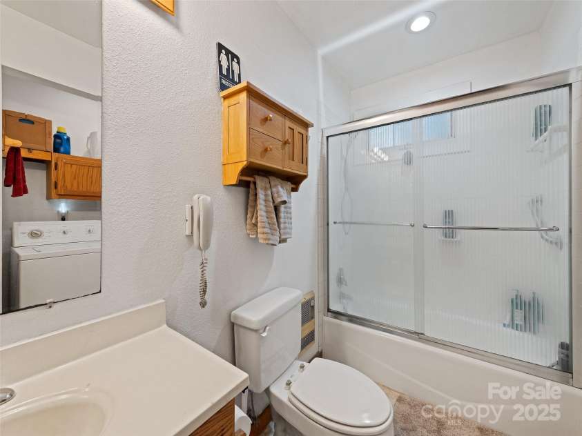 41 Cottontail Lane, Canton, NC 28716.  MLS# CAR4210701, YatesRealty ID 18498. 