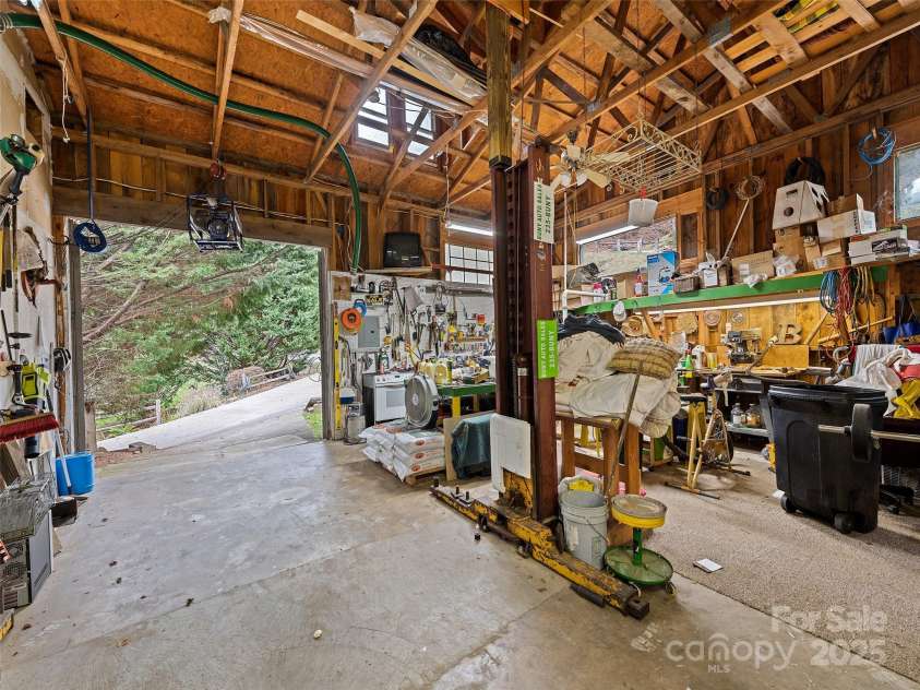 41 Cottontail Lane, Canton, NC 28716.  MLS# CAR4210701, YatesRealty ID 18498. 