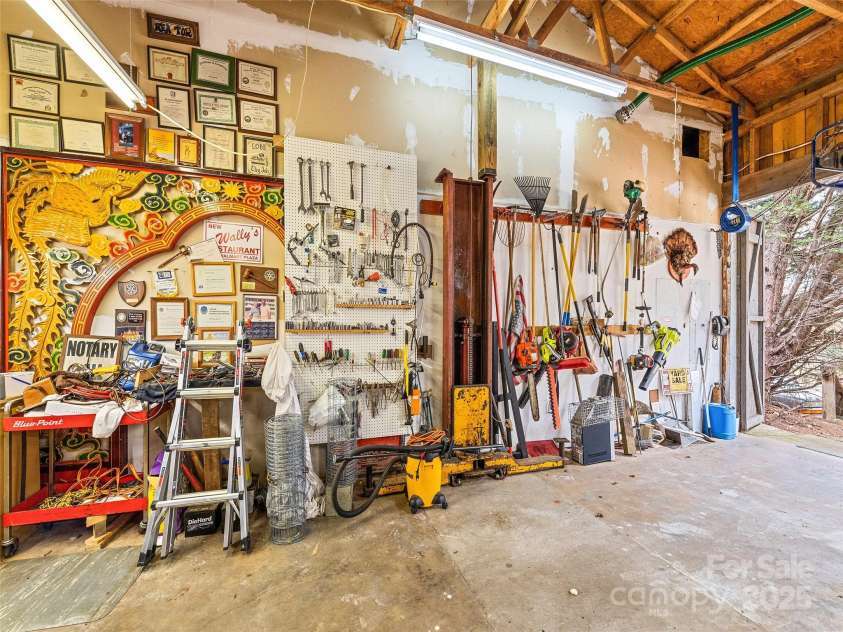 41 Cottontail Lane, Canton, NC 28716.  MLS# CAR4210701, YatesRealty ID 18498. 