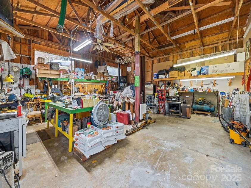 41 Cottontail Lane, Canton, NC 28716.  MLS# CAR4210701, YatesRealty ID 18498. 