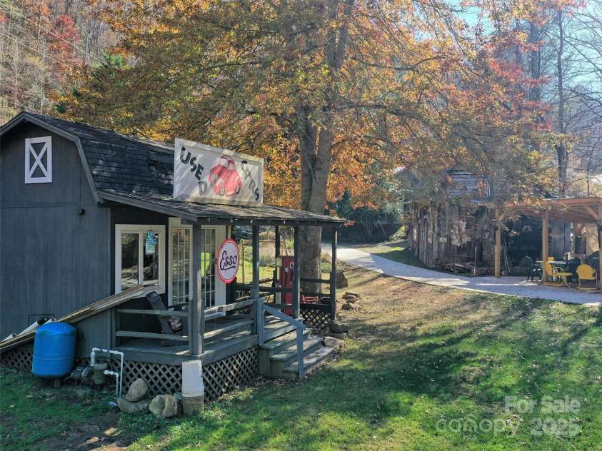 41 Cottontail Lane, Canton, NC 28716.  MLS# CAR4210701, YatesRealty ID 18498. 