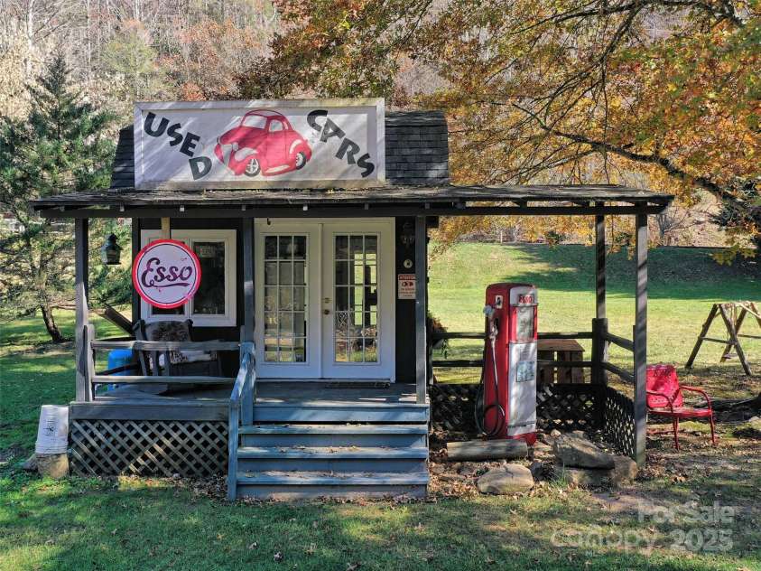 41 Cottontail Lane, Canton, NC 28716.  MLS# CAR4210701, YatesRealty ID 18498. 