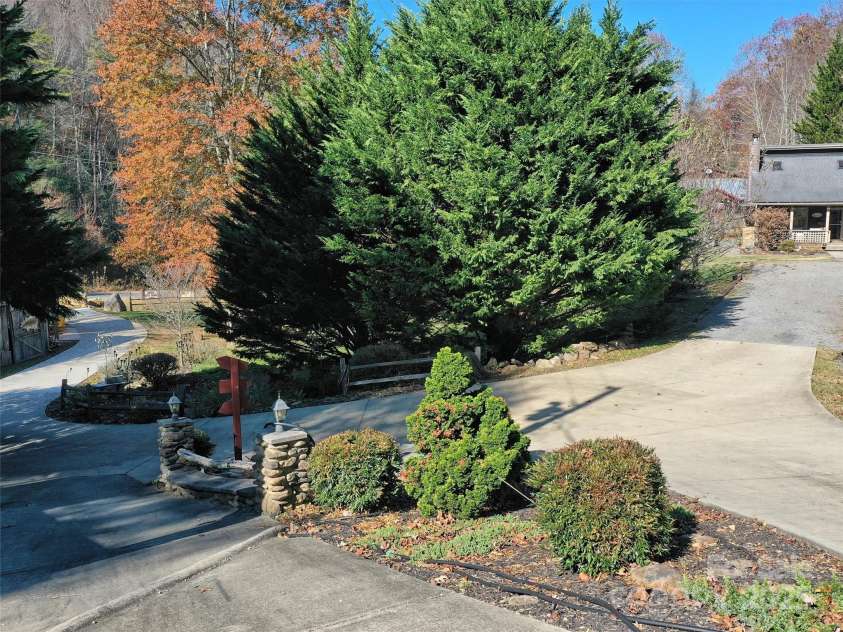 41 Cottontail Lane, Canton, NC 28716.  MLS# CAR4210701, YatesRealty ID 18498. 