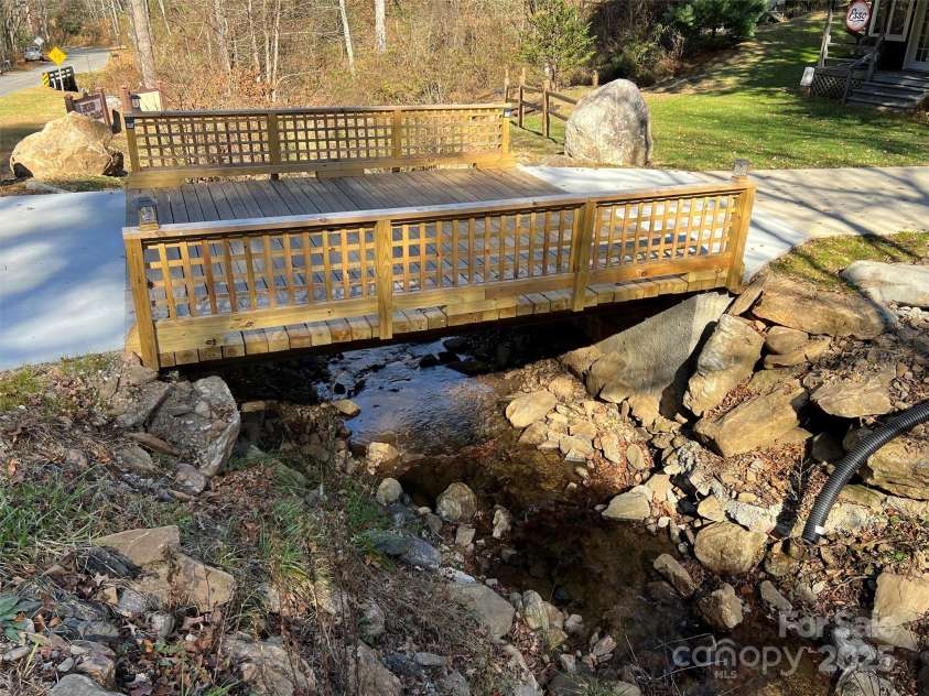 41 Cottontail Lane, Canton, NC 28716.  MLS# CAR4210701, YatesRealty ID 18498. 