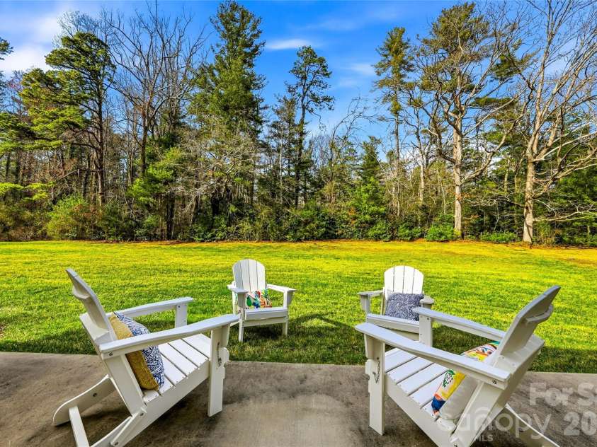 74 Shipman Parkway, Flat Rock, NC 28731.  MLS# CAR4333958, YatesRealty ID 18498. 