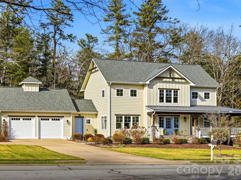 74 Shipman Parkway, Flat Rock, NC 28731.  MLS# CAR4333958, YatesRealty ID 18498. 