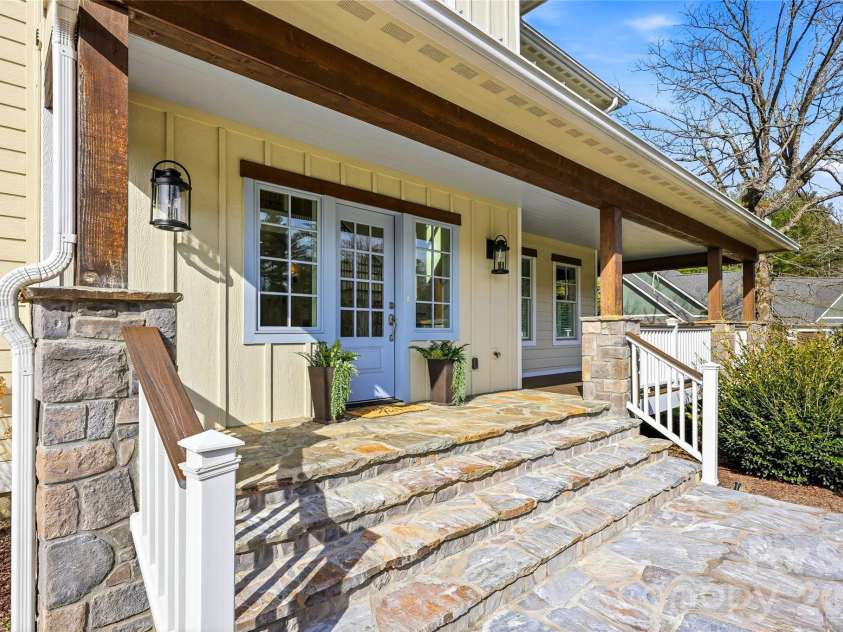 74 Shipman Parkway, Flat Rock, NC 28731.  MLS# CAR4333958, YatesRealty ID 18498. 
