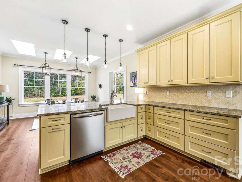 74 Shipman Parkway, Flat Rock, NC 28731.  MLS# CAR4333958, YatesRealty ID 18498. 