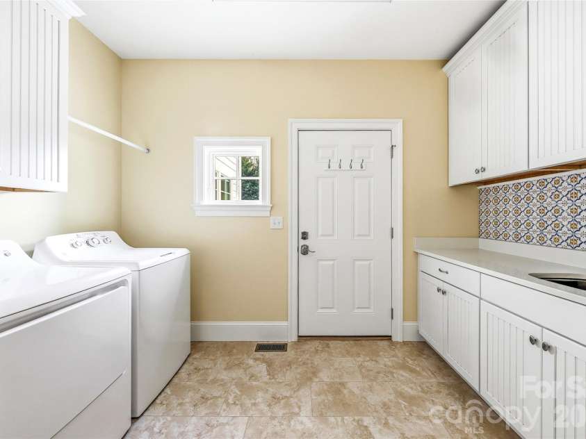 74 Shipman Parkway, Flat Rock, NC 28731.  MLS# CAR4333958, YatesRealty ID 18498. 