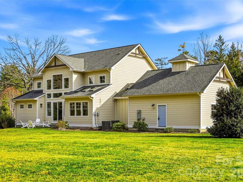 74 Shipman Parkway, Flat Rock, NC 28731.  MLS# CAR4333958, YatesRealty ID 18498. 
