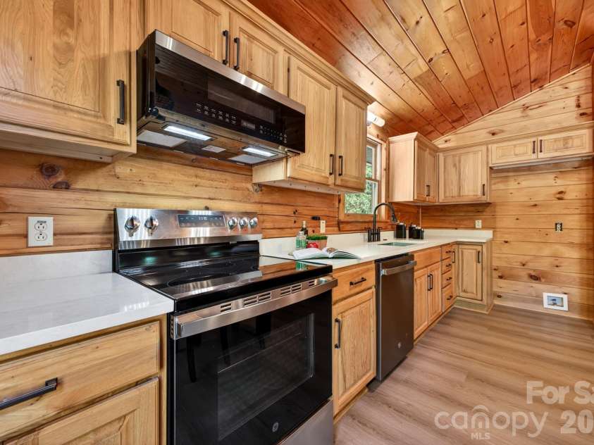 443 Cascades Parkway, Nebo, NC 28761.  MLS# CAR4375934, YatesRealty ID 18499. 
