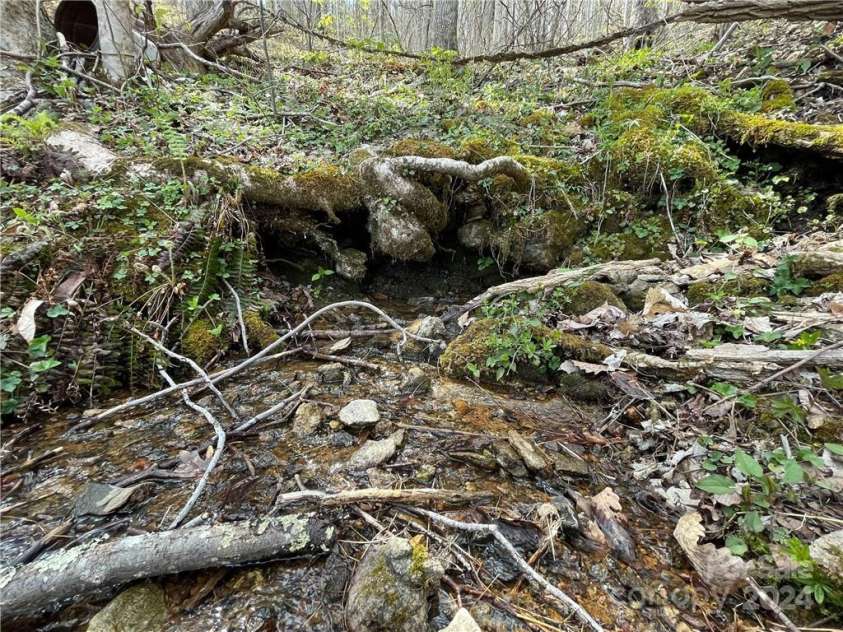 1375 Swing Road, Burnsville, NC 28714.  MLS# CAR4131042, YatesRealty ID 185. 