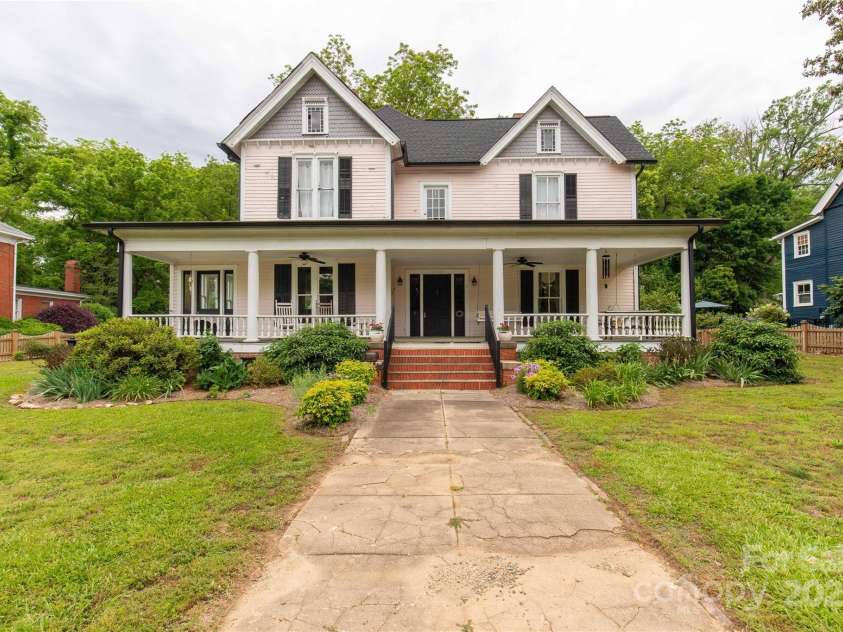 7 Kings Mountain Street, York, SC 29745.  MLS# CAR4261573, YatesRealty ID 185. 