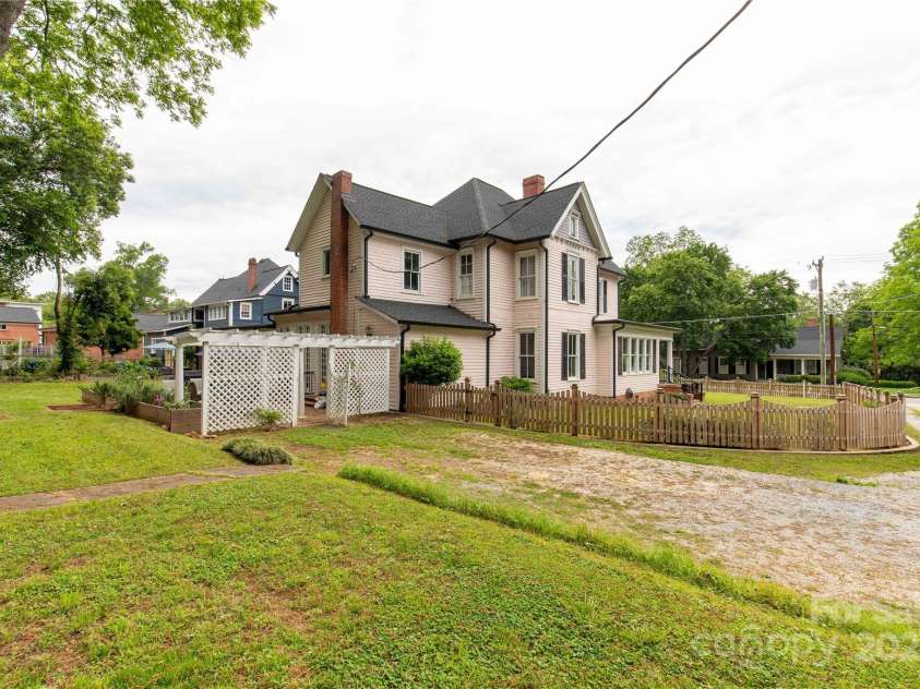 7 Kings Mountain Street, York, SC 29745.  MLS# CAR4261573, YatesRealty ID 185. 