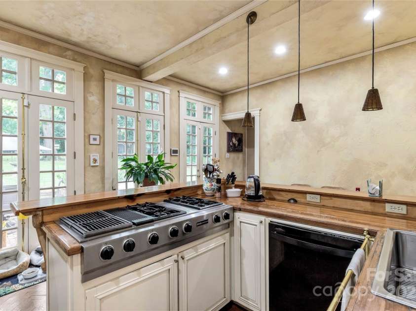 7 Kings Mountain Street, York, SC 29745.  MLS# CAR4261573, YatesRealty ID 185. 