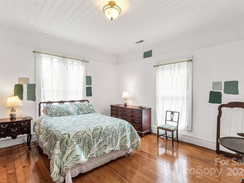 7 Kings Mountain Street, York, SC 29745.  MLS# CAR4261573, YatesRealty ID 185. 