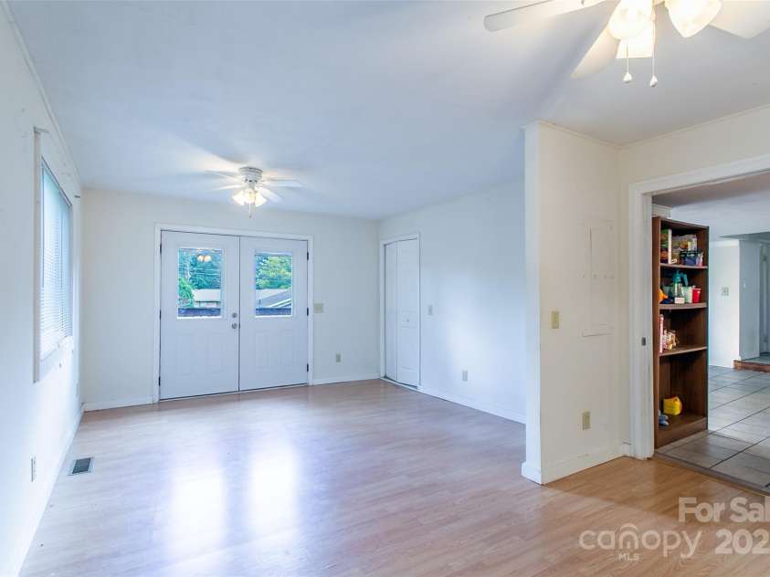 27 Curlee Street, Brevard, NC 28712.  MLS# CAR4284053, YatesRealty ID 1850. 