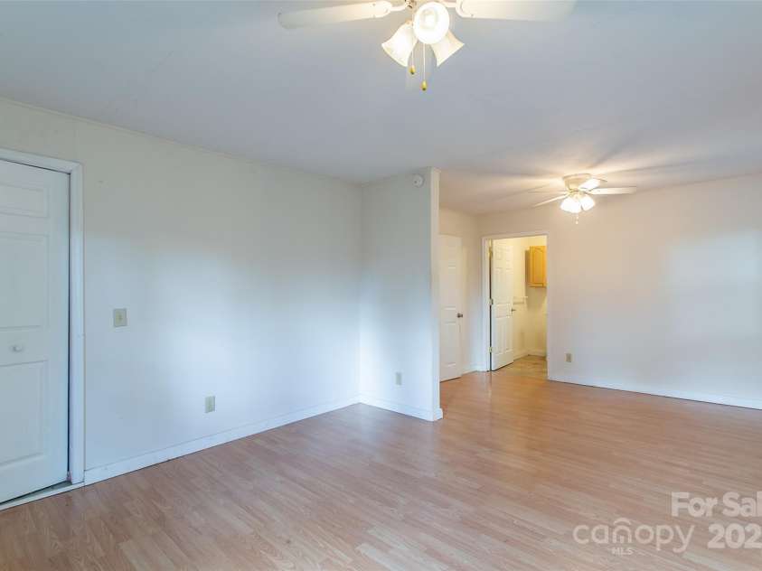 27 Curlee Street, Brevard, NC 28712.  MLS# CAR4284053, YatesRealty ID 1850. 