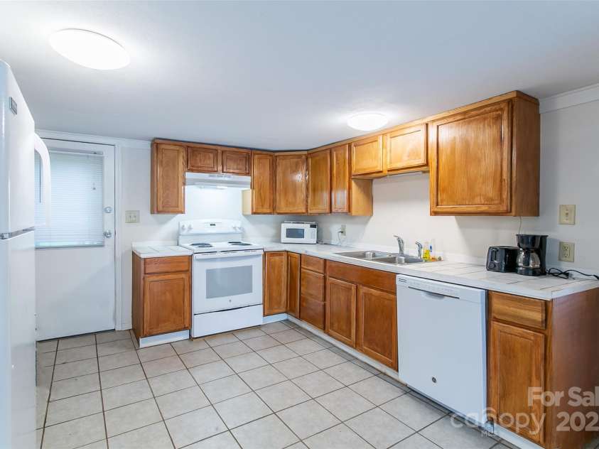 27 Curlee Street, Brevard, NC 28712.  MLS# CAR4284053, YatesRealty ID 1850. 