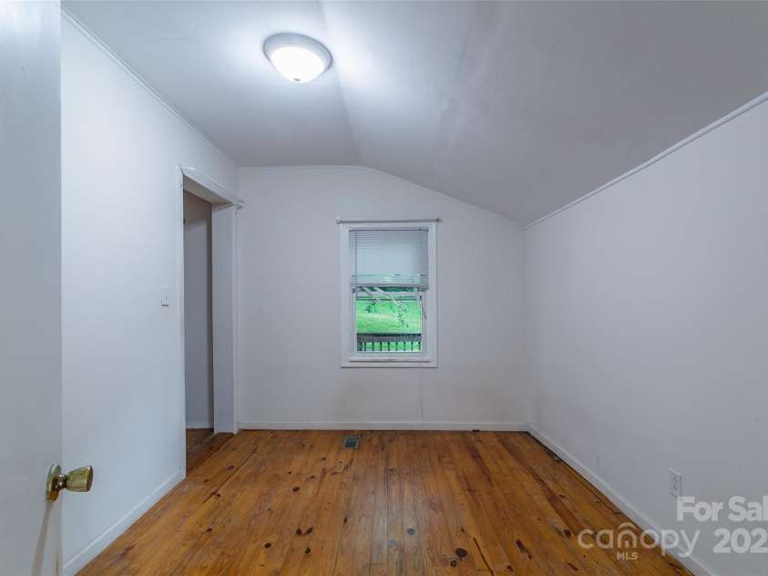 27 Curlee Street, Brevard, NC 28712.  MLS# CAR4284053, YatesRealty ID 1850. 