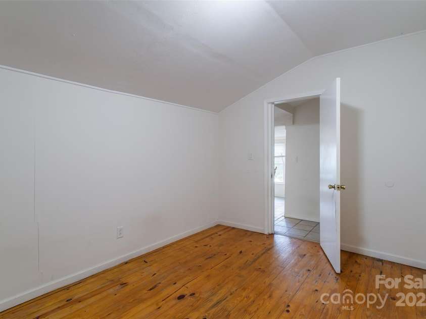 27 Curlee Street, Brevard, NC 28712.  MLS# CAR4284053, YatesRealty ID 1850. 