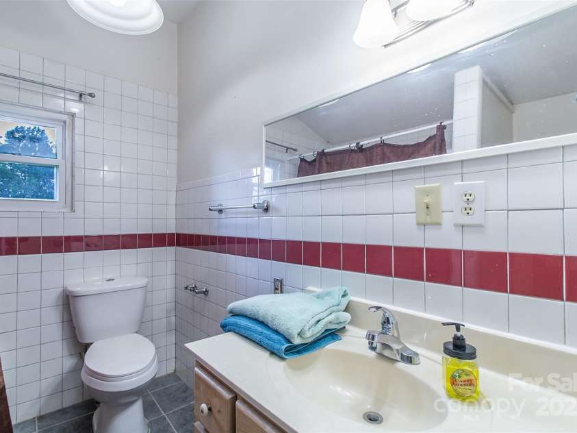 27 Curlee Street, Brevard, NC 28712.  MLS# CAR4284053, YatesRealty ID 1850. 