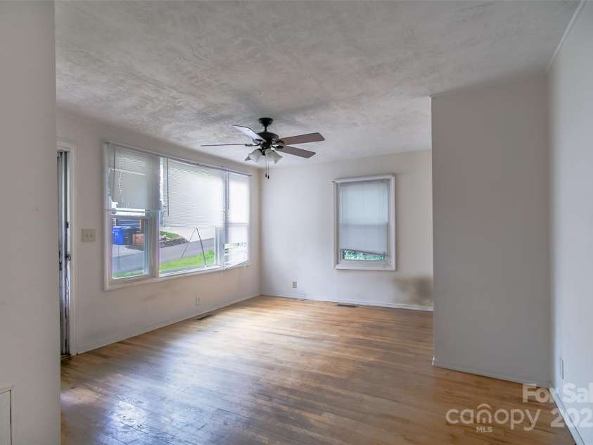 27 Curlee Street, Brevard, NC 28712.  MLS# CAR4284053, YatesRealty ID 1850. 