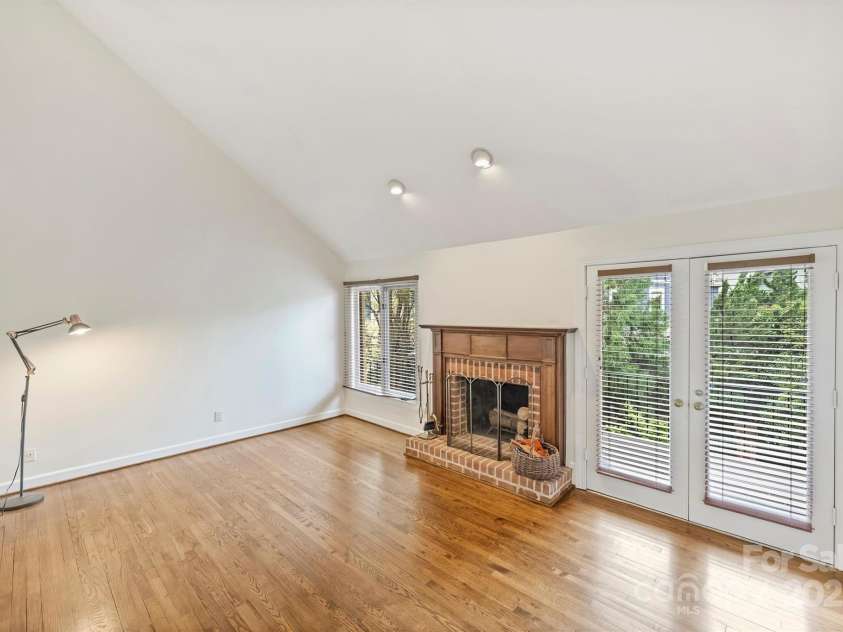 309 Settlers Lane, Charlotte, NC 28202.  MLS# CAR4221059, YatesRealty ID 18500. 