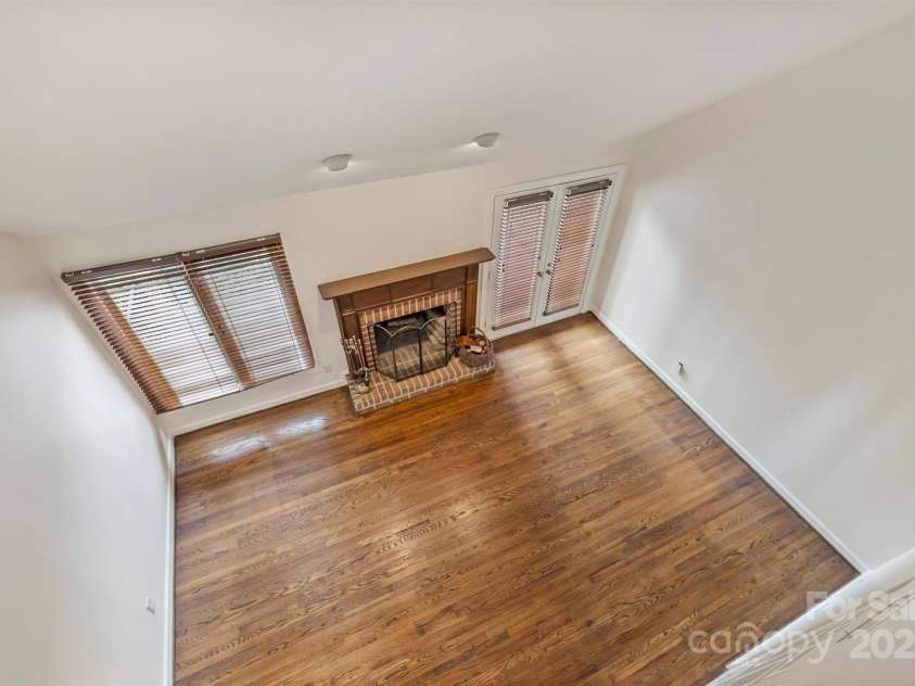 309 Settlers Lane, Charlotte, NC 28202.  MLS# CAR4221059, YatesRealty ID 18500. 