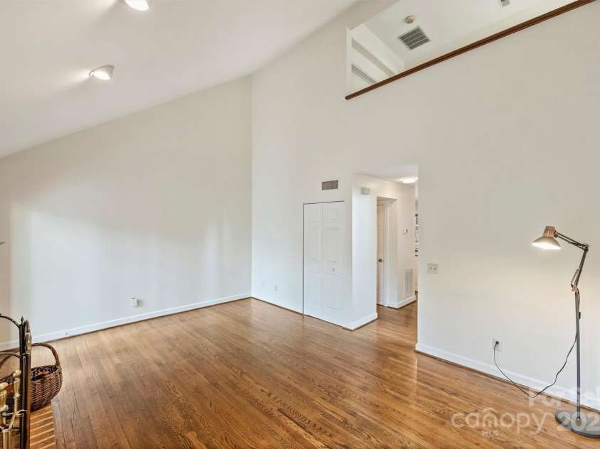 309 Settlers Lane, Charlotte, NC 28202.  MLS# CAR4221059, YatesRealty ID 18500. 