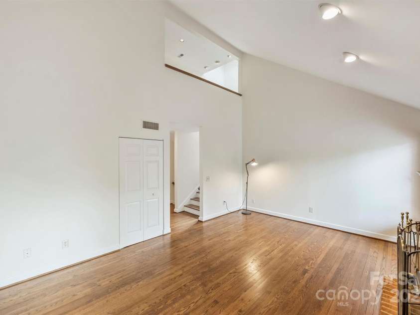 309 Settlers Lane, Charlotte, NC 28202.  MLS# CAR4221059, YatesRealty ID 18500. 