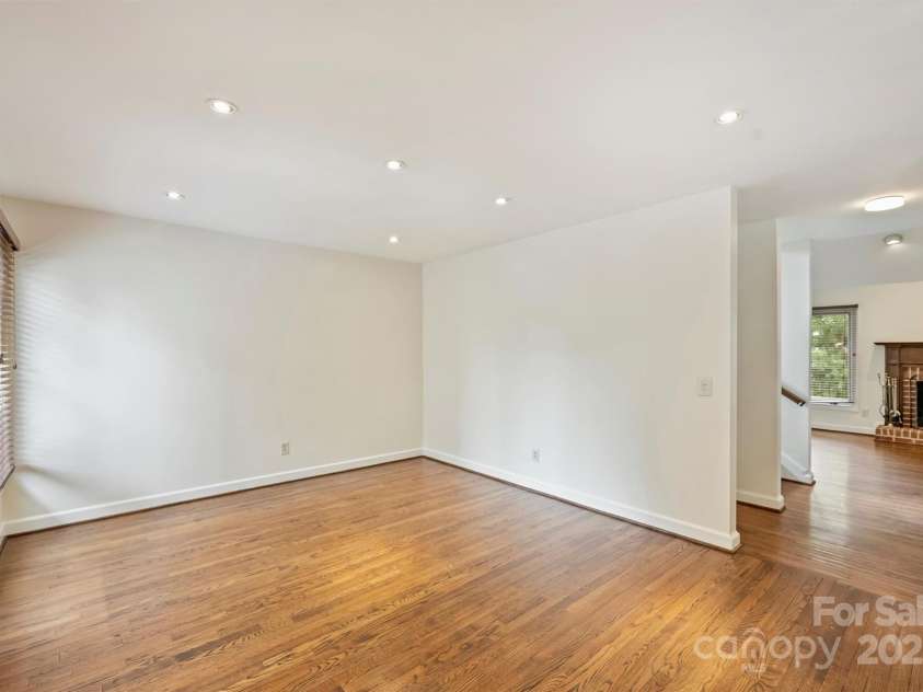 309 Settlers Lane, Charlotte, NC 28202.  MLS# CAR4221059, YatesRealty ID 18500. 