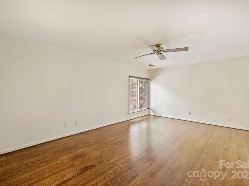 309 Settlers Lane, Charlotte, NC 28202.  MLS# CAR4221059, YatesRealty ID 18500. 