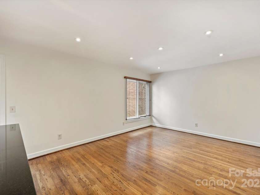 309 Settlers Lane, Charlotte, NC 28202.  MLS# CAR4221059, YatesRealty ID 18500. 