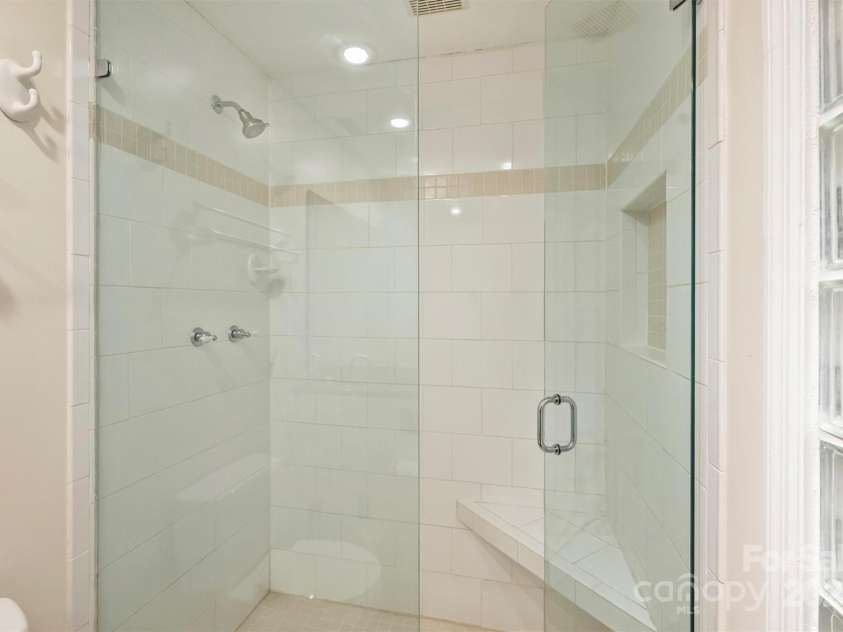 309 Settlers Lane, Charlotte, NC 28202.  MLS# CAR4221059, YatesRealty ID 18500. 