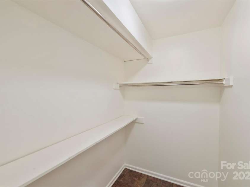 309 Settlers Lane, Charlotte, NC 28202.  MLS# CAR4221059, YatesRealty ID 18500. 