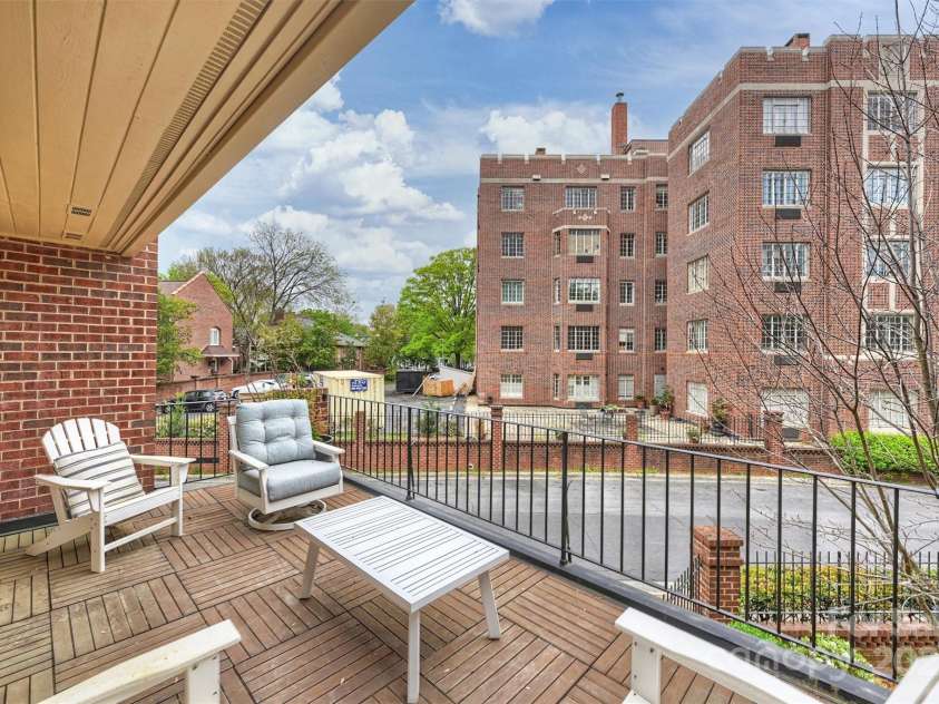 309 Settlers Lane, Charlotte, NC 28202.  MLS# CAR4221059, YatesRealty ID 18500. 