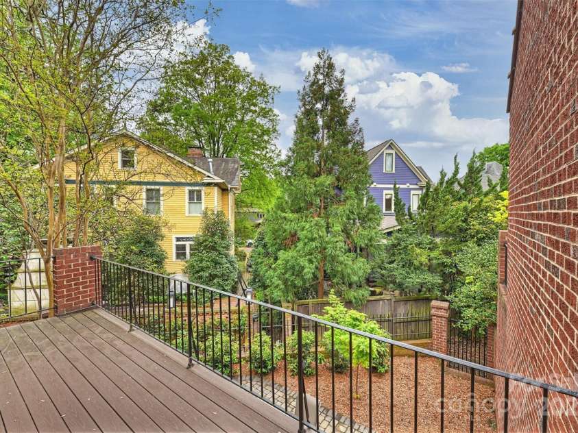 309 Settlers Lane, Charlotte, NC 28202.  MLS# CAR4221059, YatesRealty ID 18500. 