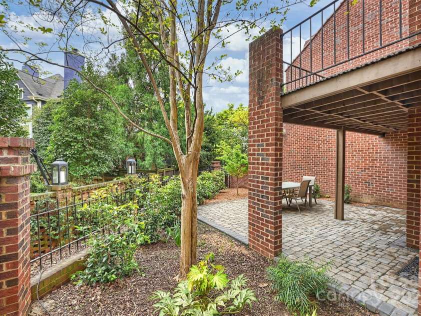 309 Settlers Lane, Charlotte, NC 28202.  MLS# CAR4221059, YatesRealty ID 18500. 