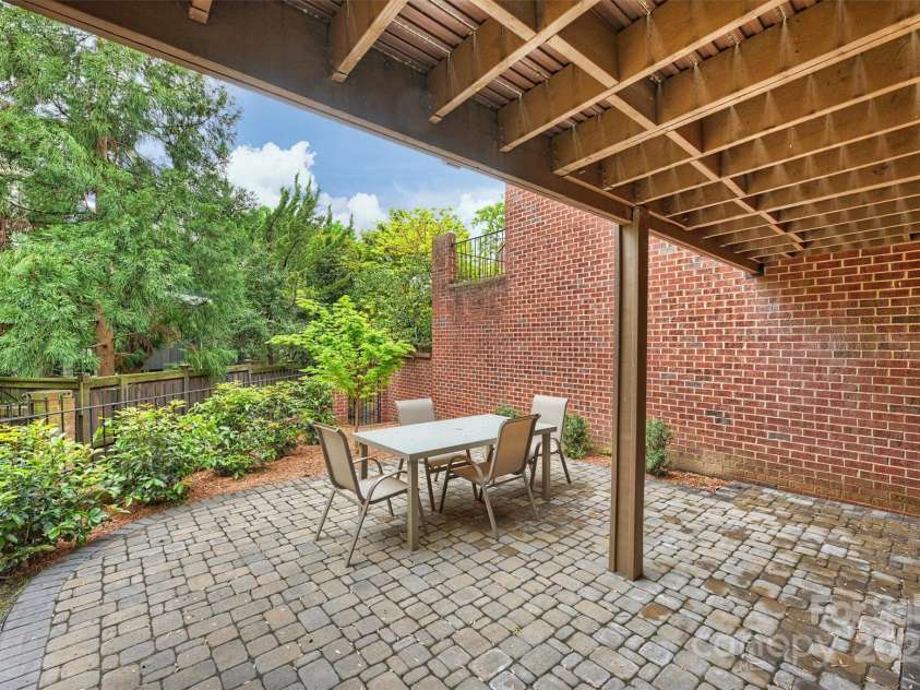 309 Settlers Lane, Charlotte, NC 28202.  MLS# CAR4221059, YatesRealty ID 18500. 