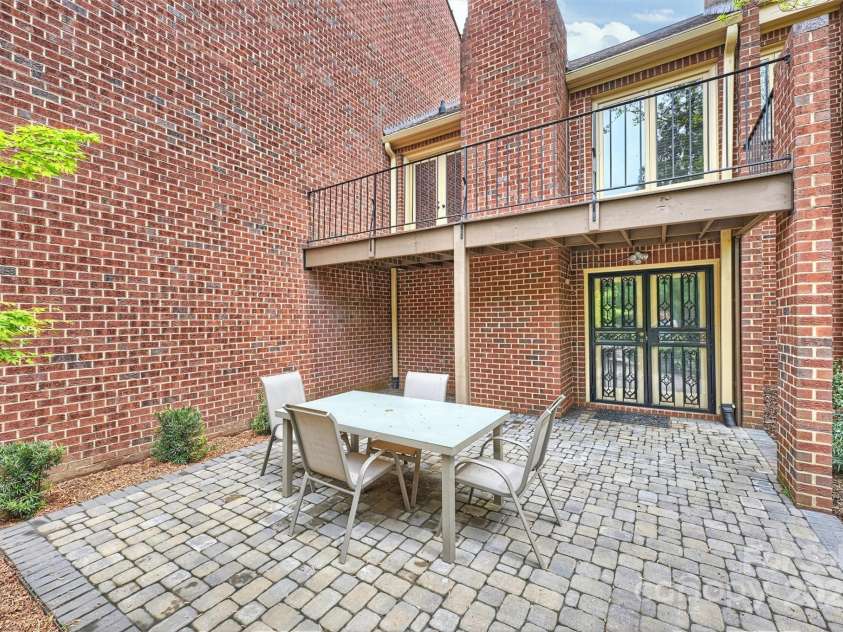 309 Settlers Lane, Charlotte, NC 28202.  MLS# CAR4221059, YatesRealty ID 18500. 