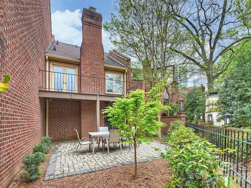 309 Settlers Lane, Charlotte, NC 28202.  MLS# CAR4221059, YatesRealty ID 18500. 