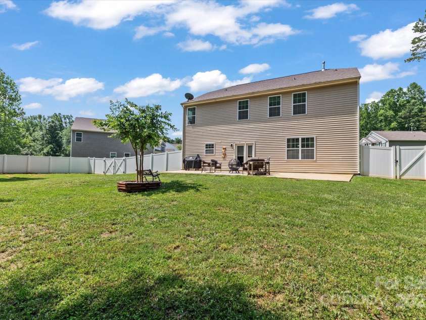 301 Wheat Field Drive, Mount Holly, NC 28120.  MLS# CAR4267652, YatesRealty ID 18501. 