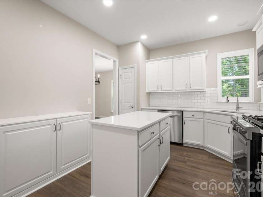 6056 Great Basin Lane, Fort Mill, SC 29707.  MLS# CAR4373434, YatesRealty ID 18501. 