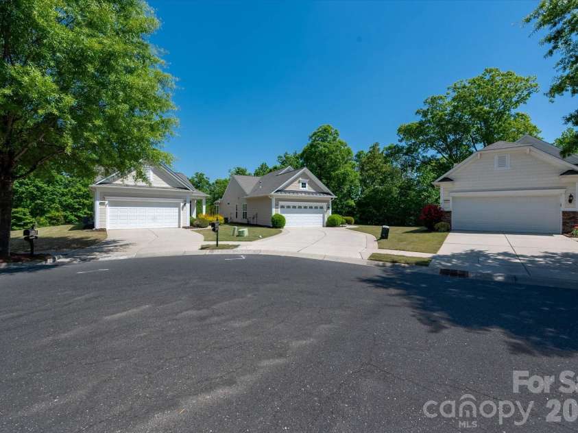 6056 Great Basin Lane, Fort Mill, SC 29707.  MLS# CAR4373434, YatesRealty ID 18501. 