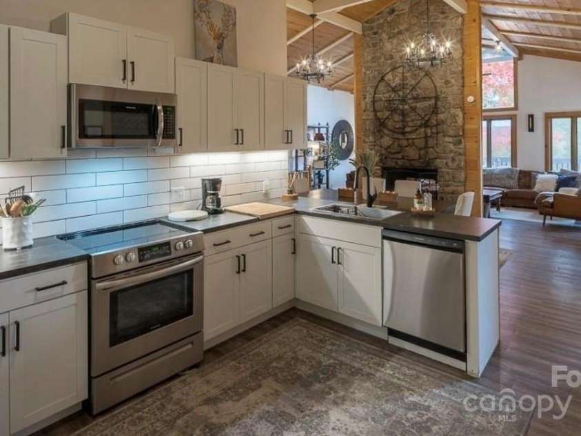 103 Golf Lane, Beech Mountain, NC 28604.  MLS# CAR4238459, YatesRealty ID 18502. 