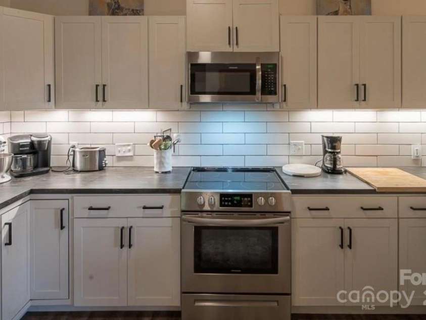 103 Golf Lane, Beech Mountain, NC 28604.  MLS# CAR4238459, YatesRealty ID 18502. 