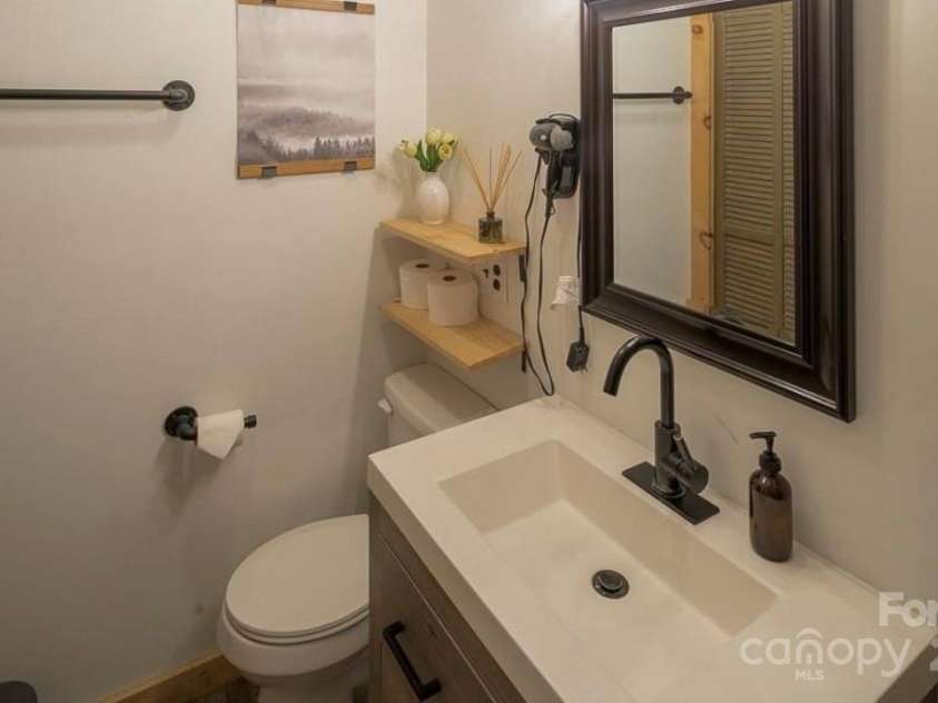 103 Golf Lane, Beech Mountain, NC 28604.  MLS# CAR4238459, YatesRealty ID 18502. 