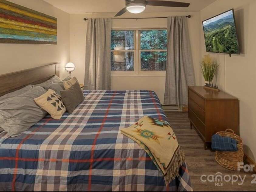 103 Golf Lane, Beech Mountain, NC 28604.  MLS# CAR4238459, YatesRealty ID 18502. 